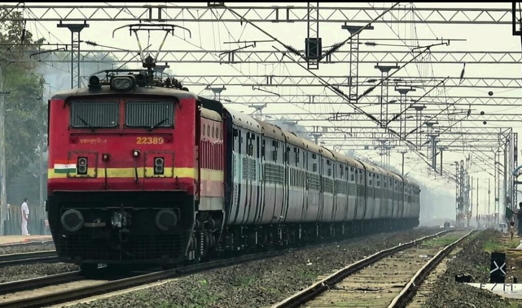 ➖सांसद ज्ञानेश्वर पाटिल रविवार को जबलपुर पुणे ट्रेन को हरी झंडी दिखाएंगे।