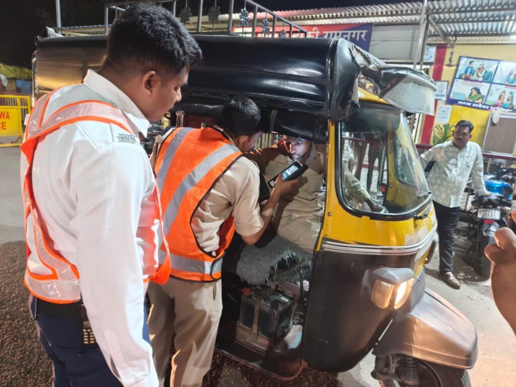 *यातायात पुलिस खण्डवा की सघन वाहन चेकिंग लगातार जारी*