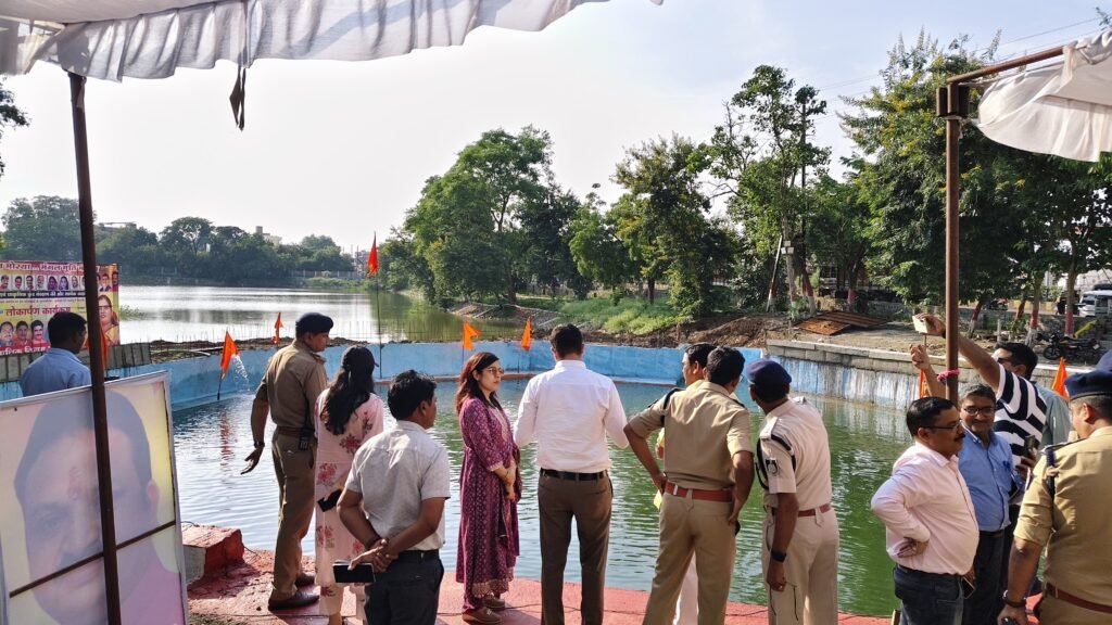 गणेश प्रतिमा विसर्जन स्थलों का कलेक्टर श्री ऋषव गुप्ता एवं पुलिस अधीक्षक श्री अगम जैन ने किया पुनः निरीक्षण*