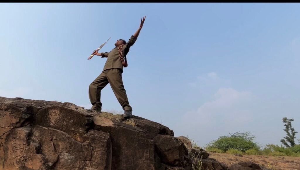 हुनर को बड़े मंच की जरूरत नहीं… एक मोबाइल और जुनून से ग्रामीण युवाओं ने बना डाली 1 घंटे की फिल्म।