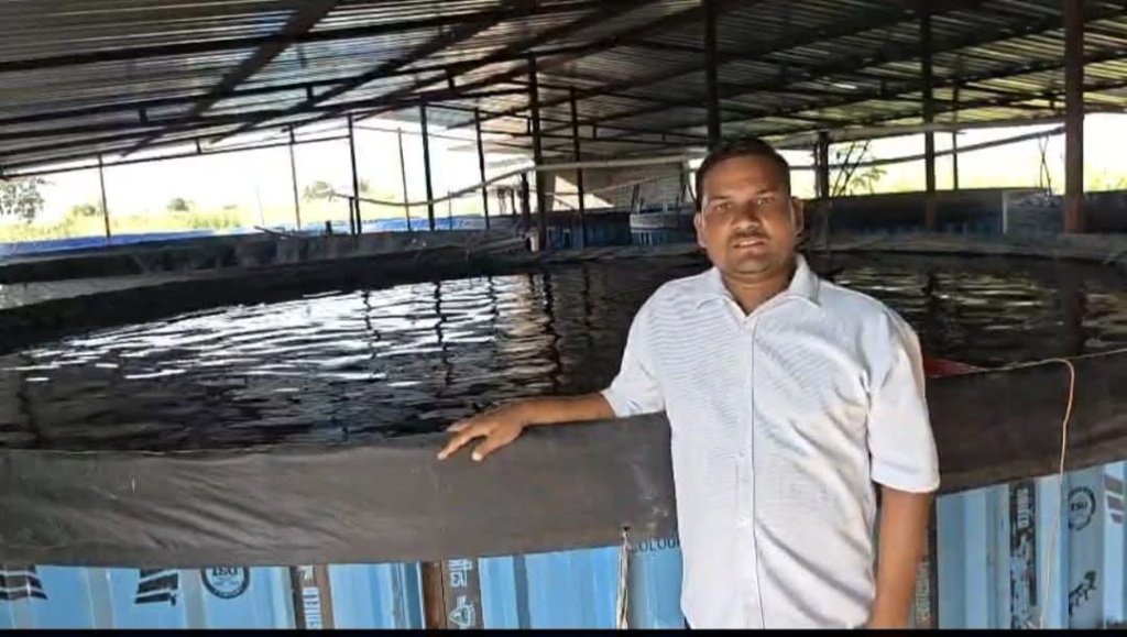 कंपनी के प्रोजेक्ट मैनेजर से सफल इंटीग्रेटेड फिश कल्चर उद्यमी बने श्री चन्दन भोरगा