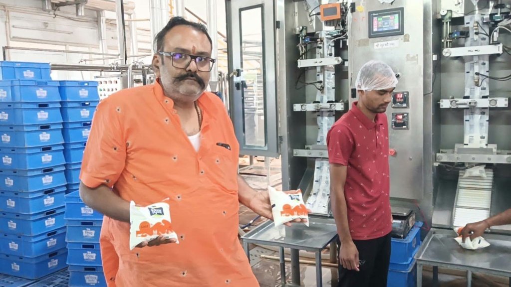 दुग्ध व्यवसाय से डेयरी उद्योग स्थापित कर आत्मनिर्भरता की मिसाल बने नवनीत अग्रवाल ,1 करोड़ 27 लाख रुपये की अनुदान राशि हुई स्वीकृत
