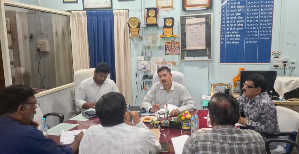 रोगी कल्याण समिति की बैठक संपन्न ,कलेक्टर ने दिए सफाई और बेहतर व्यवहार के निर्देश