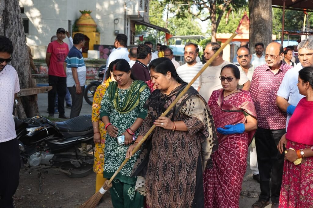 *गांधी जयंती एवं स्वच्छता दिवस पर नगर निगम ने चलाया विशेष स्वच्छता अभियान*