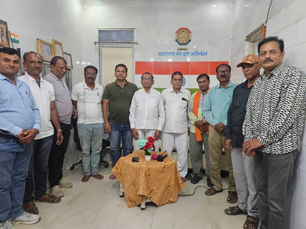 विश्व पशु दिवस पर सद्भावना मंच ने दिया पशु सेवा का संदेश*