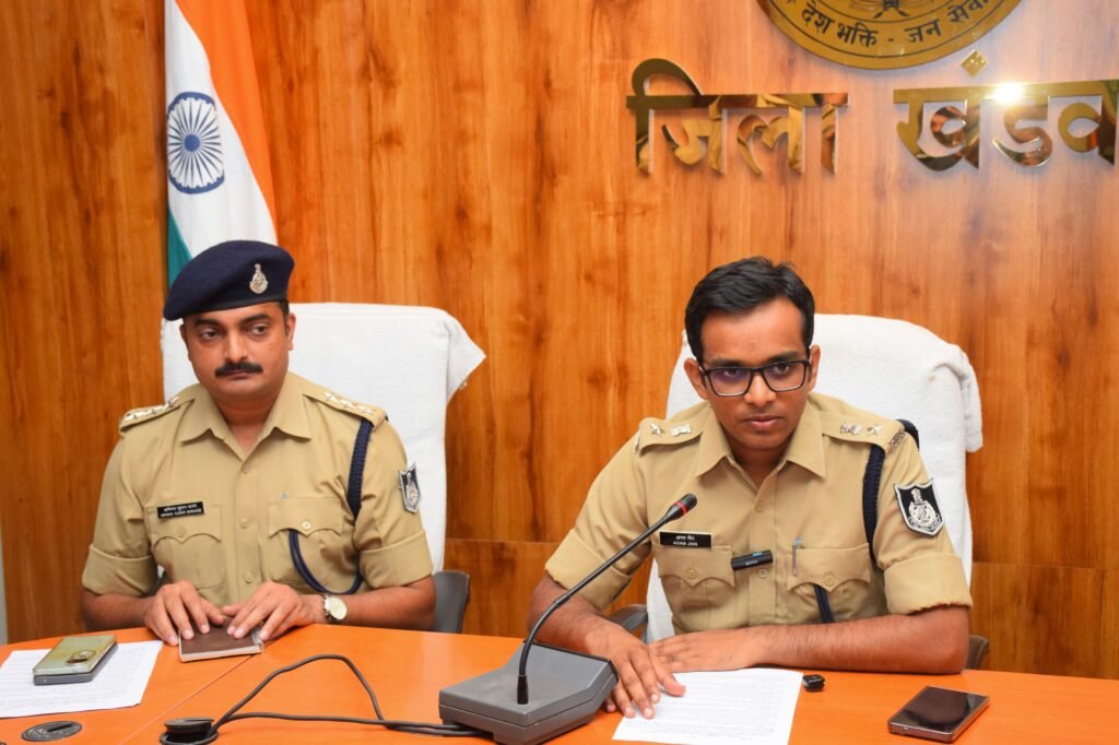*खण्डवा पुलिस को मिली बड़ी सफलता – शातिर वाहन चोर गिरोह पुलिस गिरफ्त में*