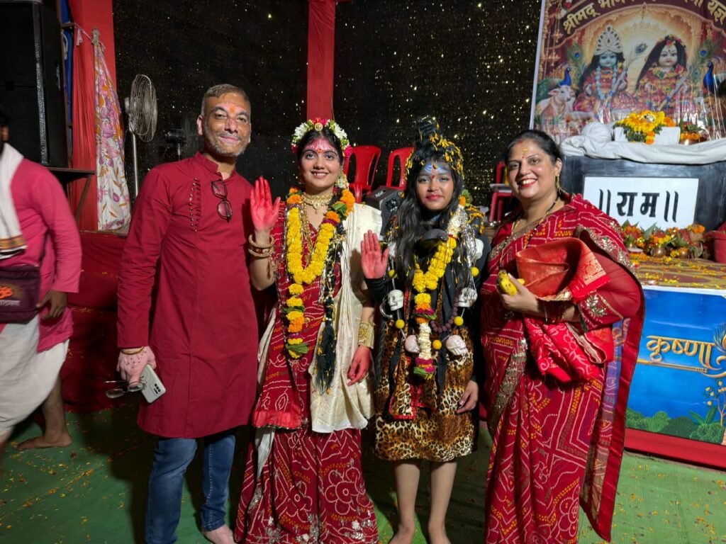गौतम नगर में शिव-पार्वती विवाह प्रसंग ने बांधा श्रद्धालुओं को भक्ति में।