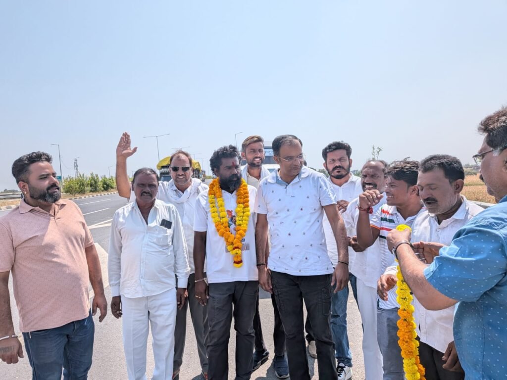 राहुल गांधी को प्रधानमंत्री बनाने के संकल्प के साथ कन्याकुमारी से कश्मीर तक पदयात्रा, ग्राम डुल्हार में कटूरी वेंकटेश्वरलु का स्वागत