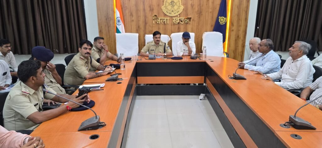 शहर में आगामी नवरात्रि पर्व के दौरान आयोजित होने वाले गरबा कार्यक्रमों के आयोजकों की बैठक आयोजित