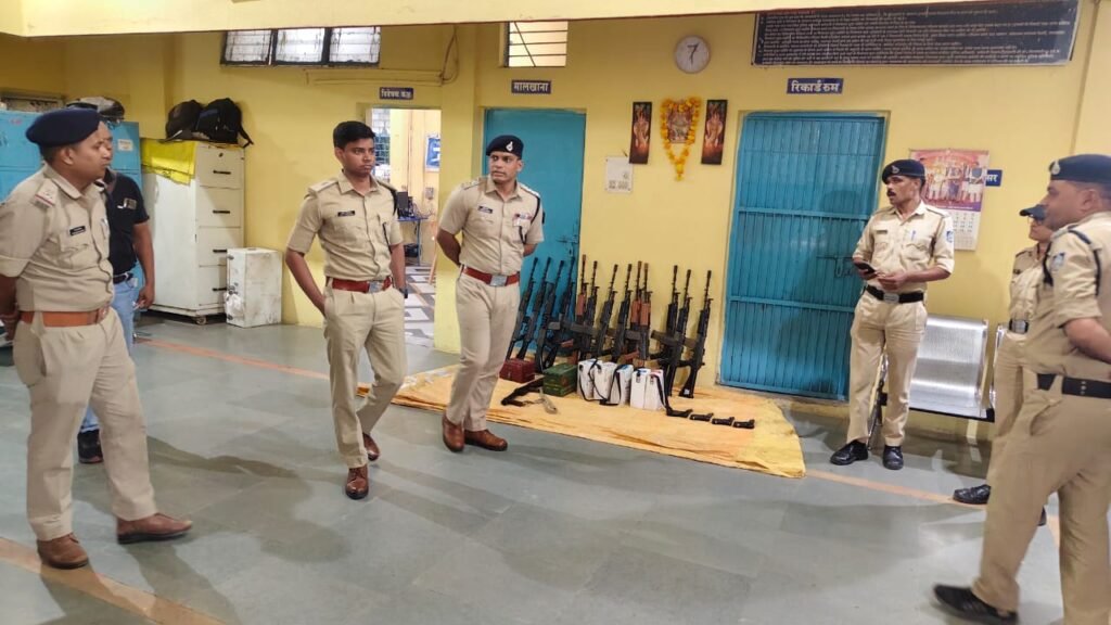 *अतिरिक्त पुलिस अधीक्षक(शहर) श्री आदित्य सिंघारिया द्वारा थाना पंधाना का आकस्मिक निरीक्षण कर नवदुर्गा उत्सव की तैयारियों की समीक्षा की गई*