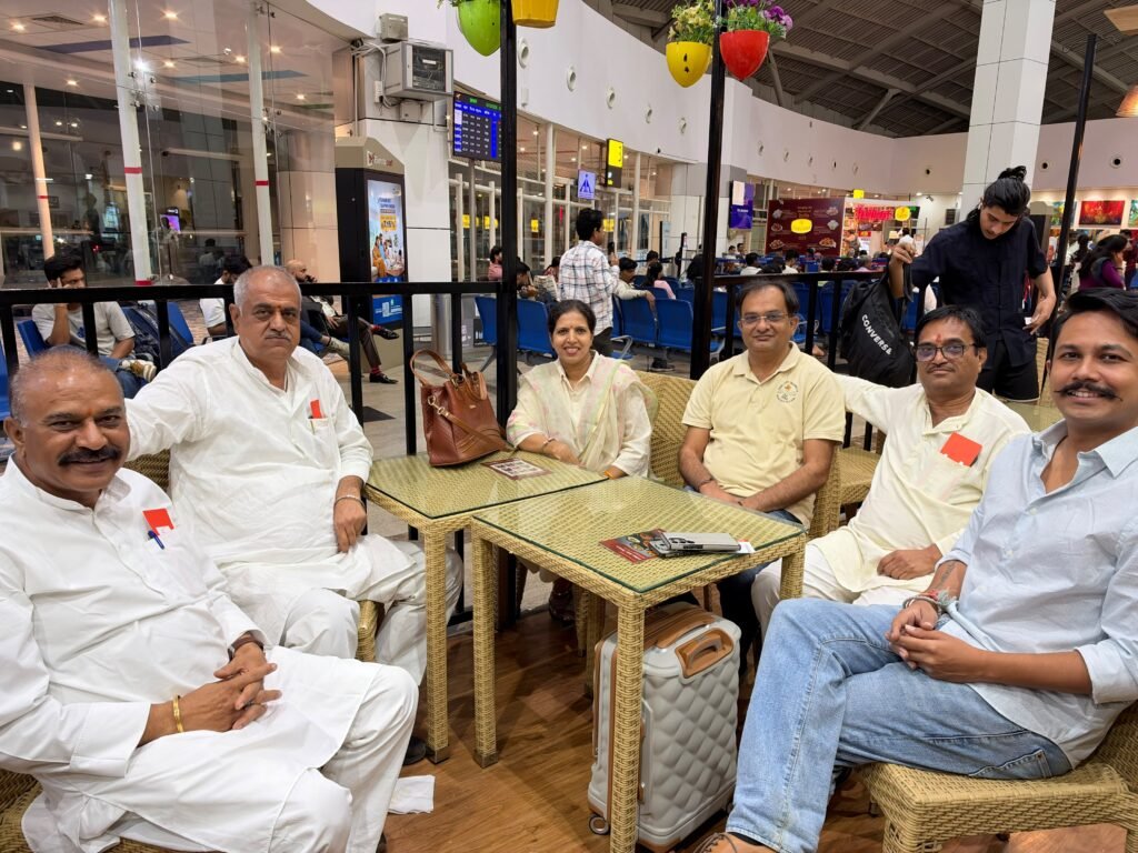 वोट चोरी, एसआईआर और मुख्य चुनाव आयुक्त के इस्तीफे की मांग को लेकर दिल्ली कूच, निमाड़ से बड़ी संख्या में कांग्रेसजन रवाना
