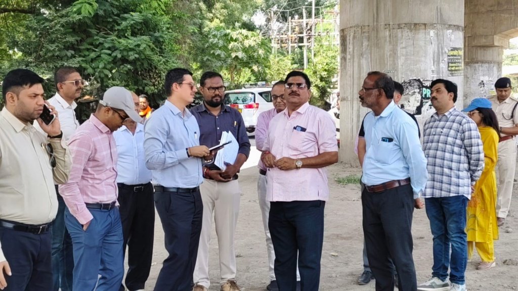 कलेक्टर एवं पुलिस अधीक्षक ने निर्माणाधीन तीन पुलिया ओवरब्रिज और सर्विस रोड का किया निरीक्षण, कार्य शीघ्र पूर्ण करने के दिए निर्देश