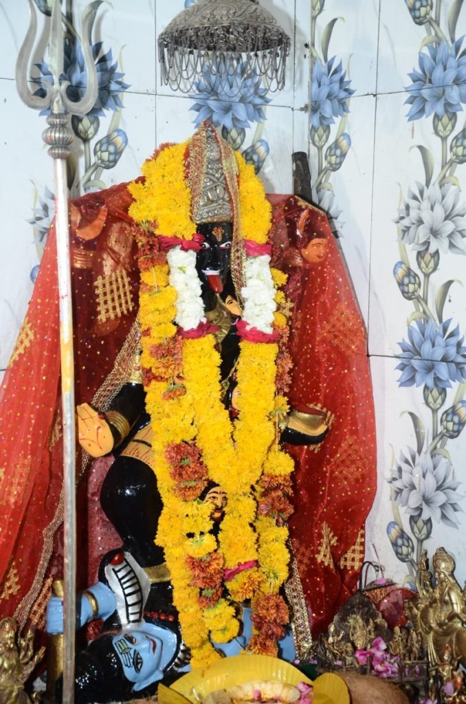 शारदीय नवरात्र के दौरान जय मां महाकाली धाम मंदिर में उमड़े रहे श्रद्धालुजन