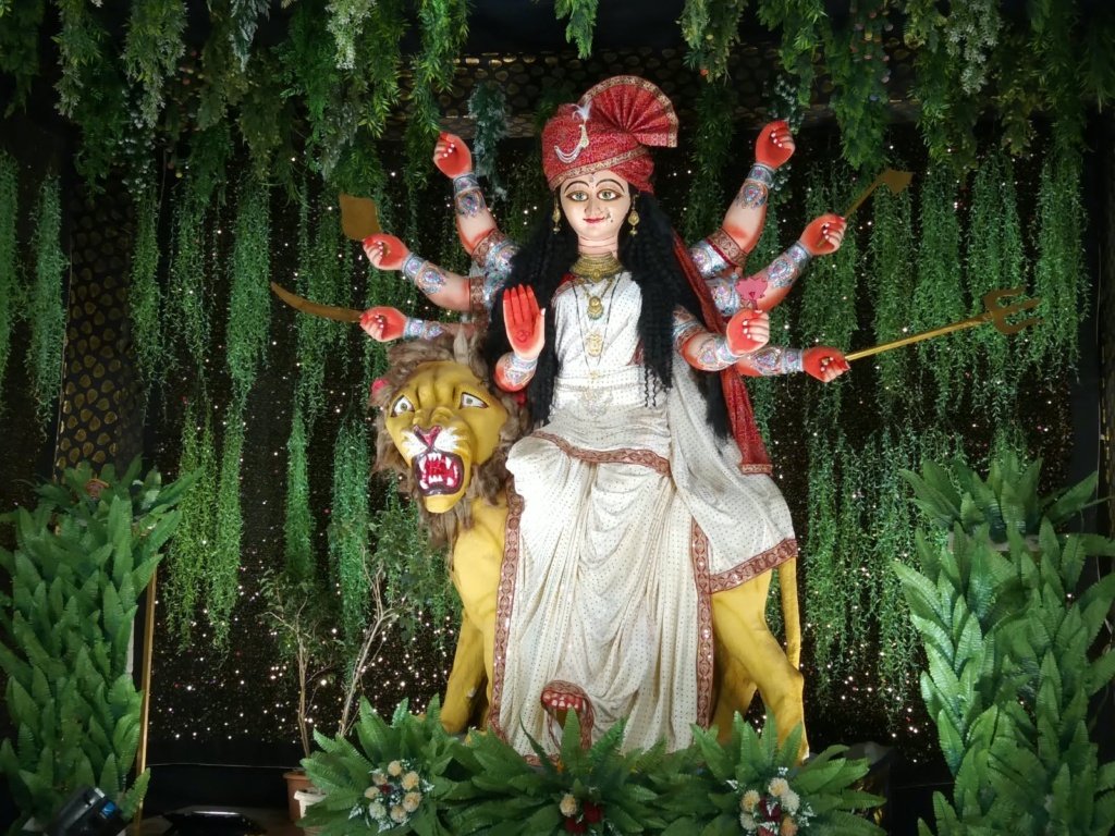 सभी के कल्याण एवं नगर की रक्षा के लिए चारों दिशाओं में विराजमान है माता जी की प्राचीन प्रतिमाएं।