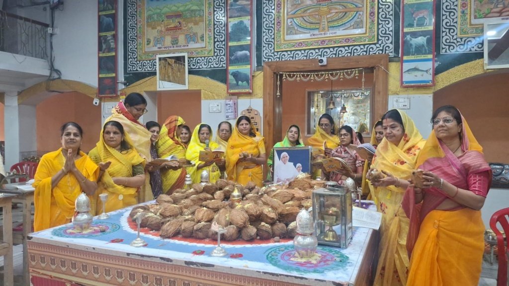 विश्व में शांति एवं सभी के कल्याण हेतु जैन मंदिर में चल रहा है नौ दिवसीय कल्याण मंदिर विधान आज होगा समापन होगी पूर्णाहुति