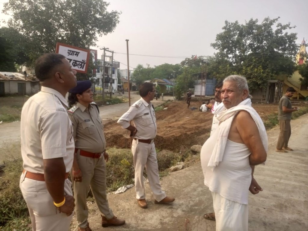अतिरिक्त पुलिस अधीक्षक (ग्रामीण) श्री गजेंद्र सिंह कंवर ने किया थाना खालवा अंतर्गत ग्राम खार में नवदुर्गा विसर्जन स्थल एवं रावण दहन स्थल का किया निरीक्षण*