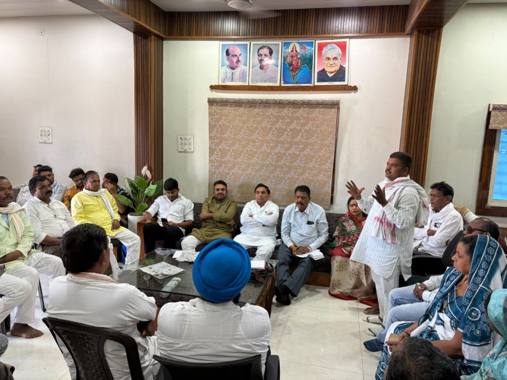जनजातीय गौरव दिवस की तैयारियों को लेकर विधायक नारायण पटेल ने ली बैठक, आयोजन को भव्य बनाने पर हुई चर्चा