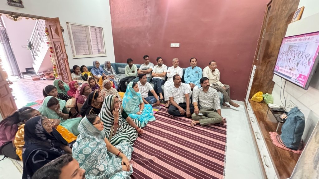 अमलपुरा में कार्यकर्ताओं एवं मातृशक्ति के साथ सुनी प्रधानमंत्री नरेंद्र मोदी की ‘मन की बात’